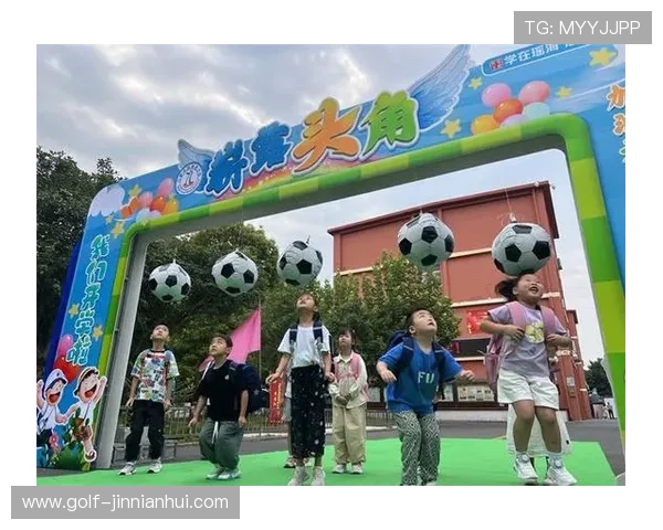 六年级足球小球星崭露头角勇敢追梦成就未来 六年级足球小球星崭露头角勇敢追梦成就未来