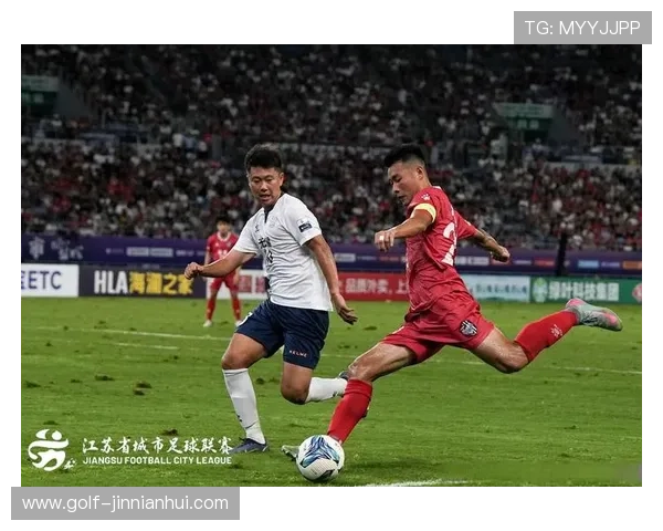 追逐绿茵梦想与荣耀足球星光之路全景解析与球迷情感共鸣