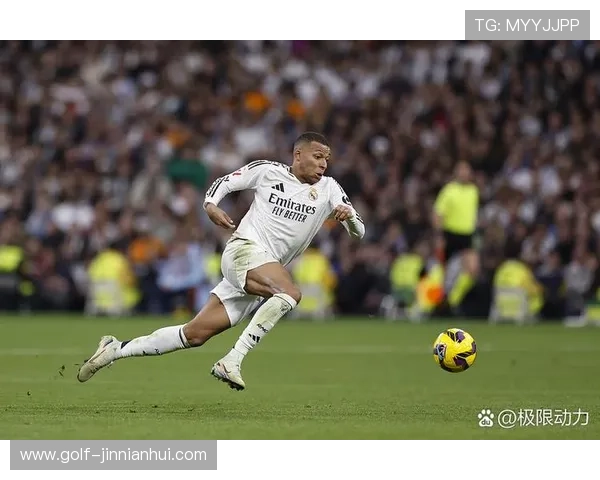 长得异常白皙又神秘的足球明星揭秘 他为何在赛场上如此引人注目 长得异常白皙又神秘的足球明星揭秘 他为何在赛场上如此引人注目